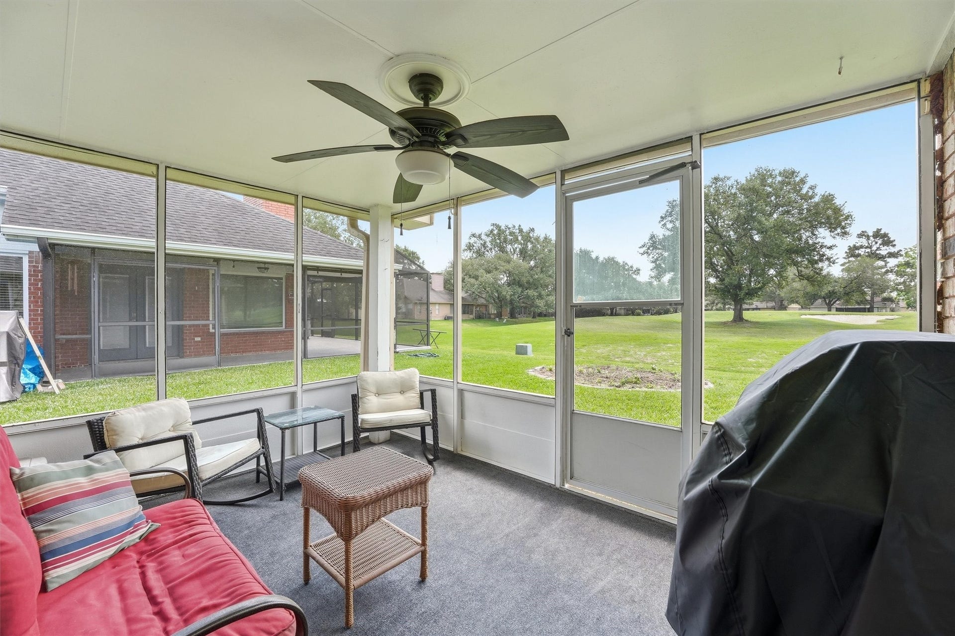 3206 N Peach Hollow Circle, Pearland, TX 77584 Back Patio