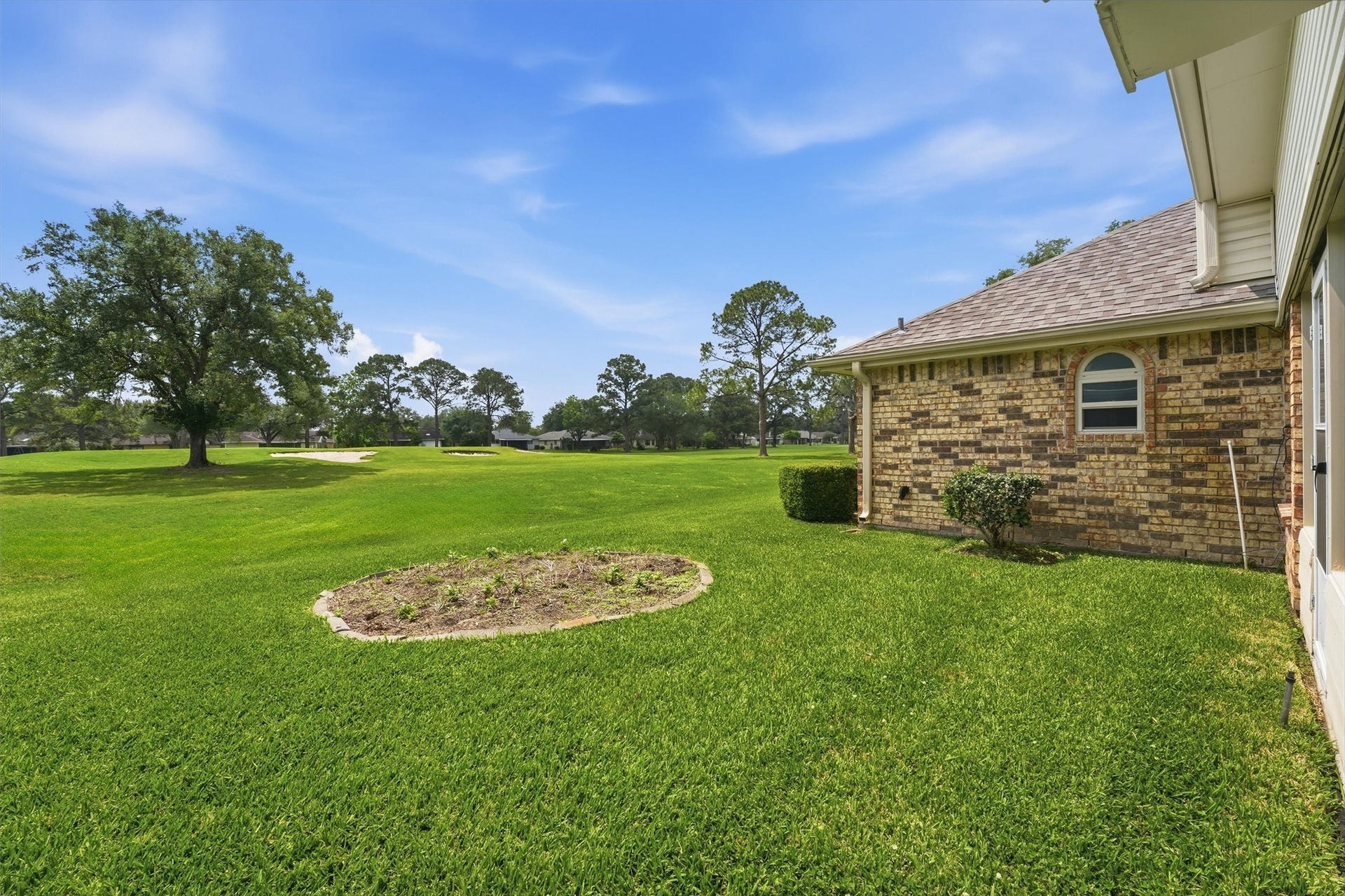 3206 N Peach Hollow Circle, Pearland, TX 77584 Back Yard