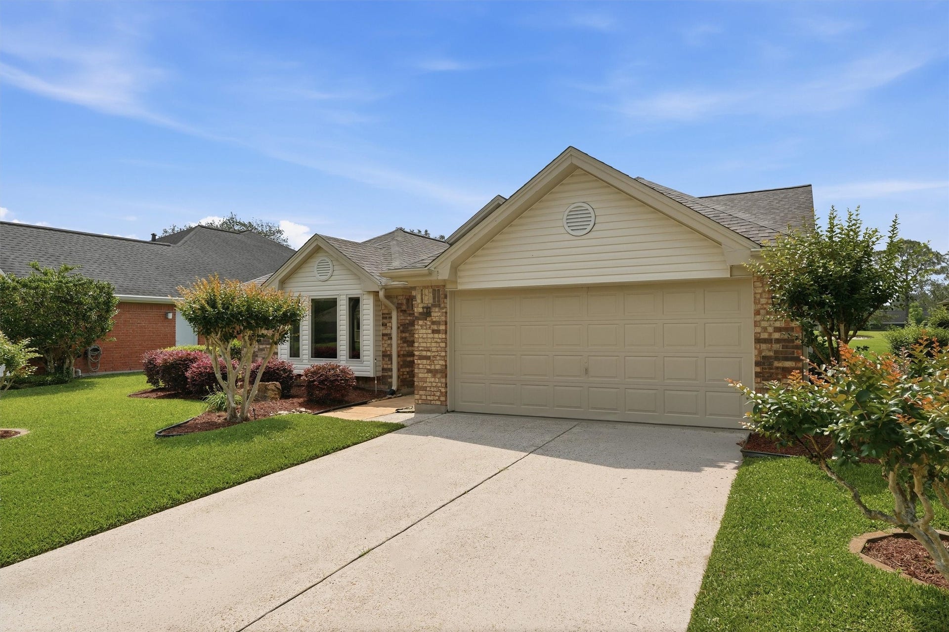 3206 N Peach Hollow Circle, Pearland, TX 77584 Front of House
