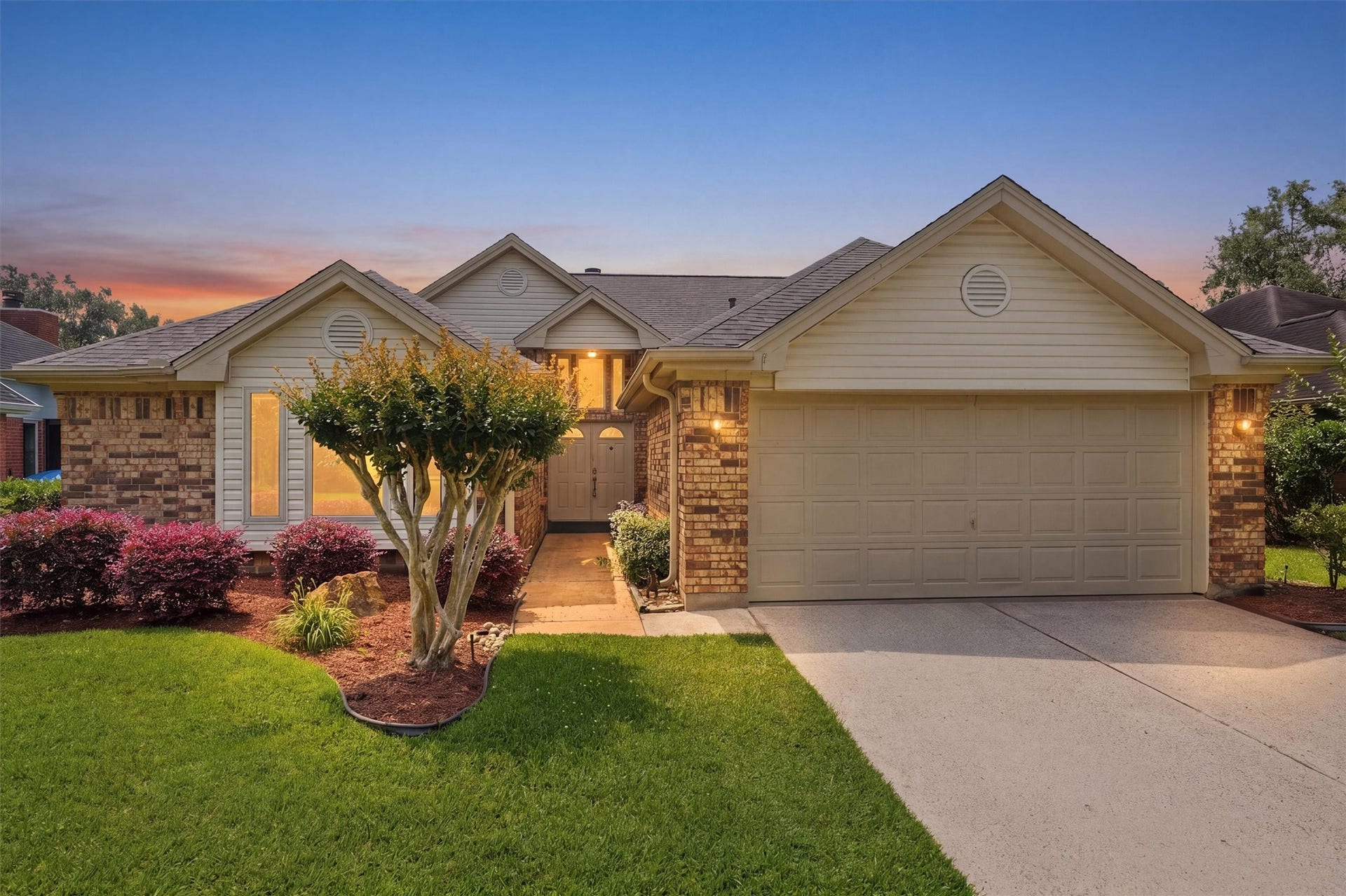 3206 N Peach Hollow Circle, Pearland, TX 77584 Front of House