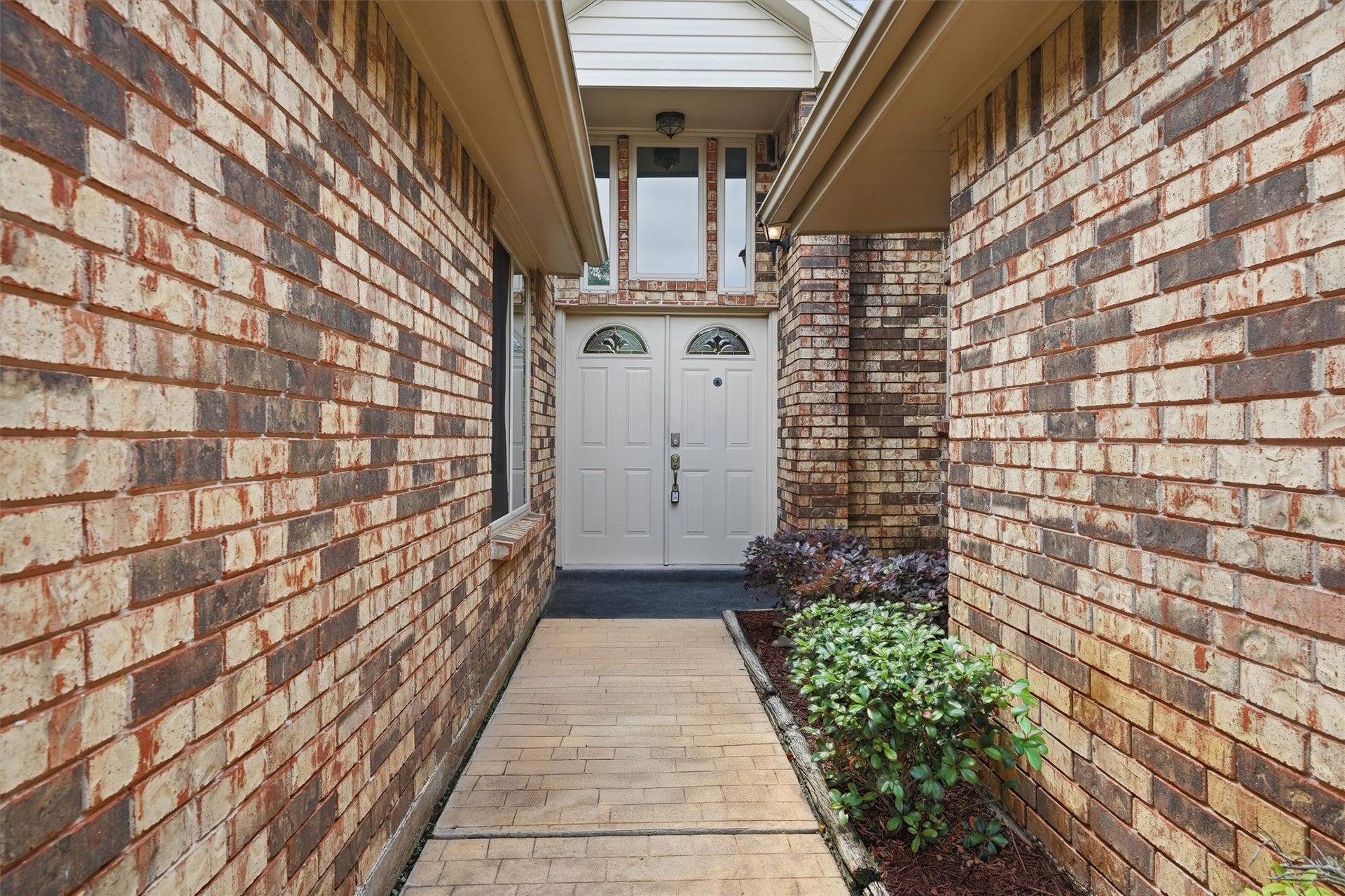 3206 N Peach Hollow Circle, Pearland, TX 77584 Front Door
