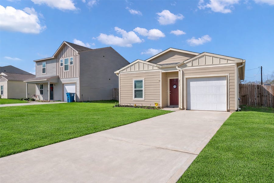 Property photo for 2511 17th Street, Hempstead, TX