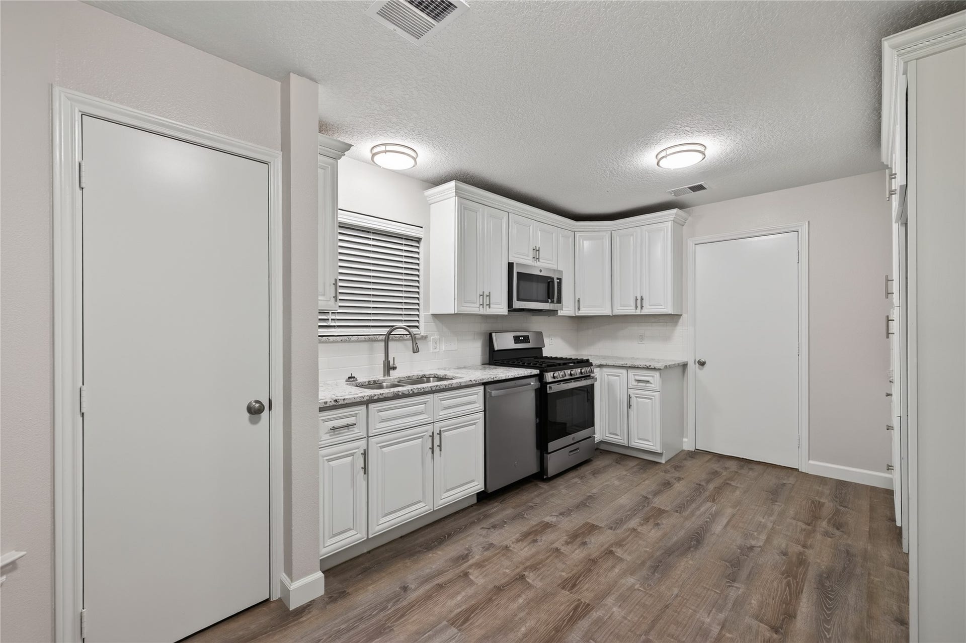 3413 Owens Drive, Dickinson, TX 77539 3413 Owens Drive, Dickinson, TX 77539