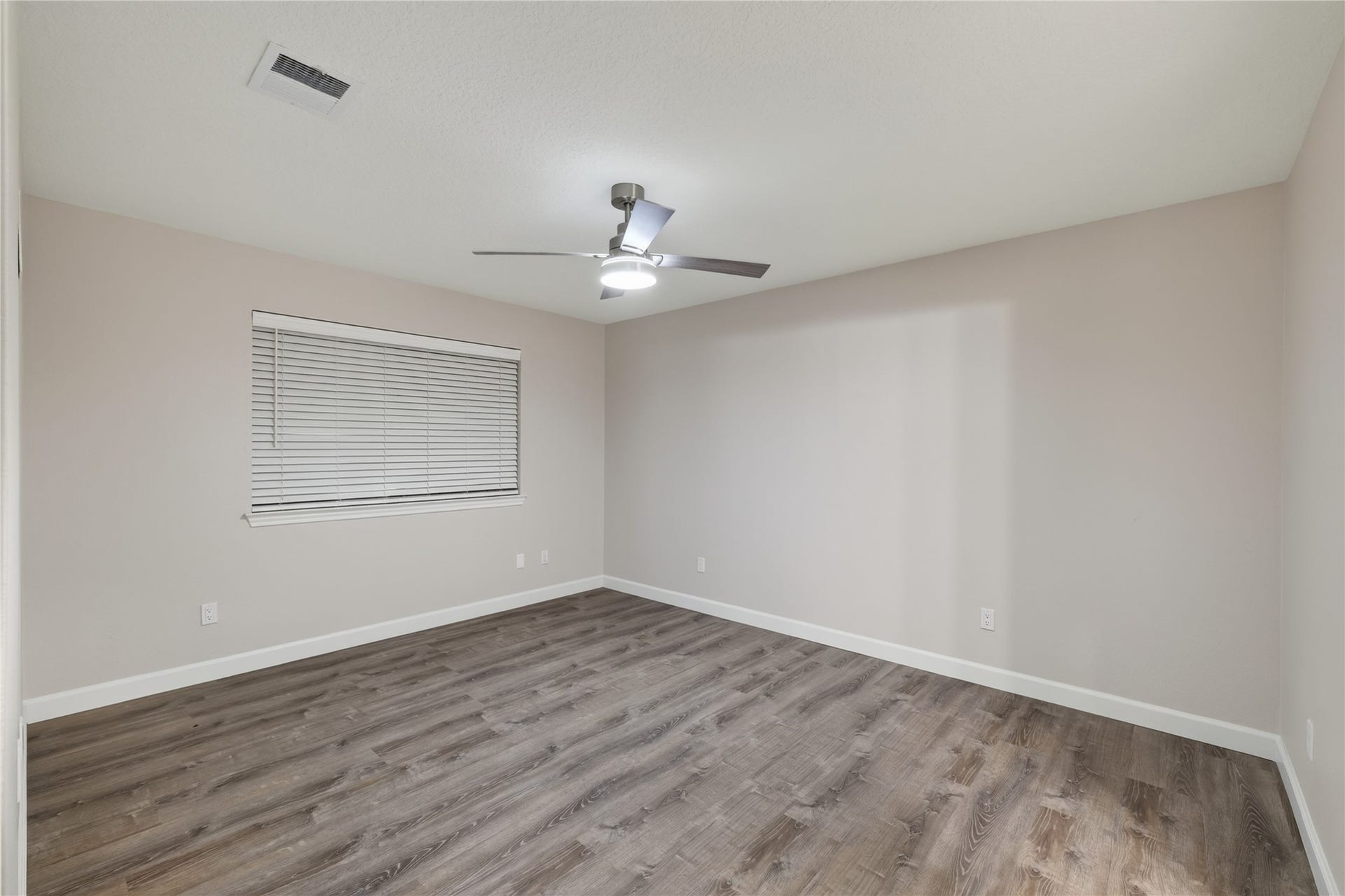 3413 Owens Drive, Dickinson, TX 77539 3413 Owens Drive, Dickinson, TX 77539