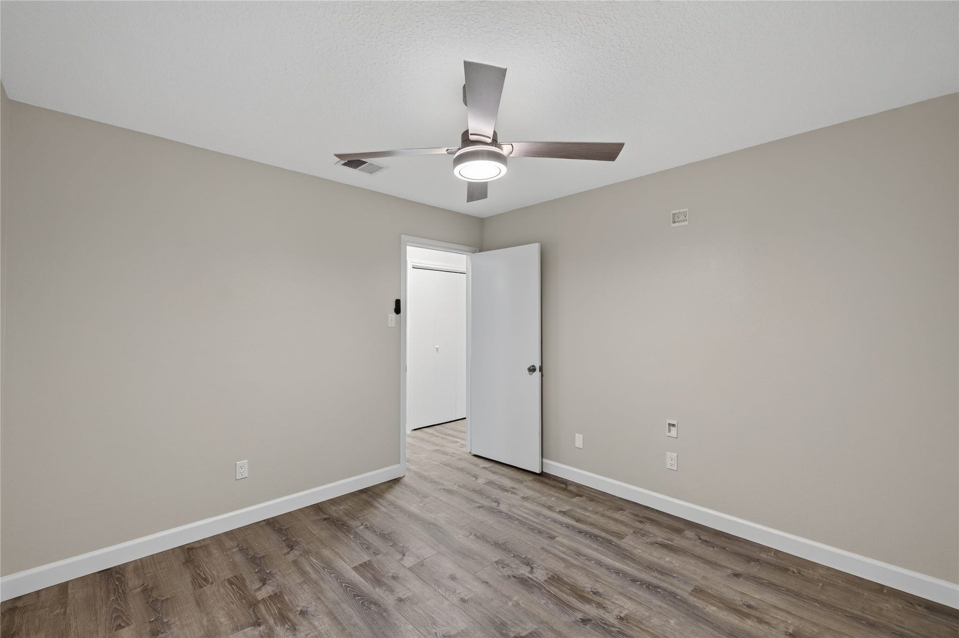 3413 Owens Drive, Dickinson, TX 77539 3413 Owens Drive, Dickinson, TX 77539