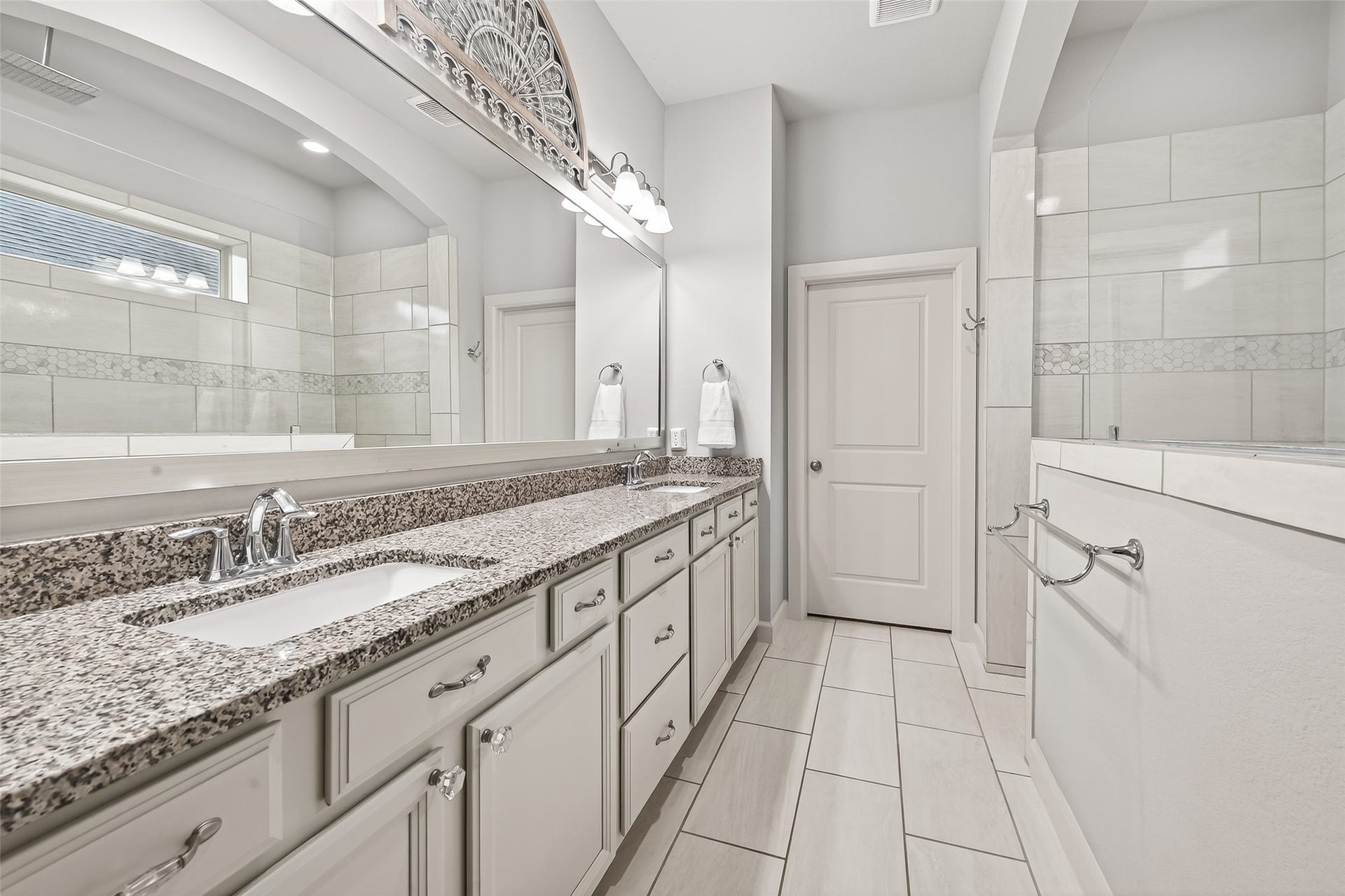 2223 Tonkawa Trail, Katy, TX 77493 2223 Tonkawa Trail, Katy, TX 77493