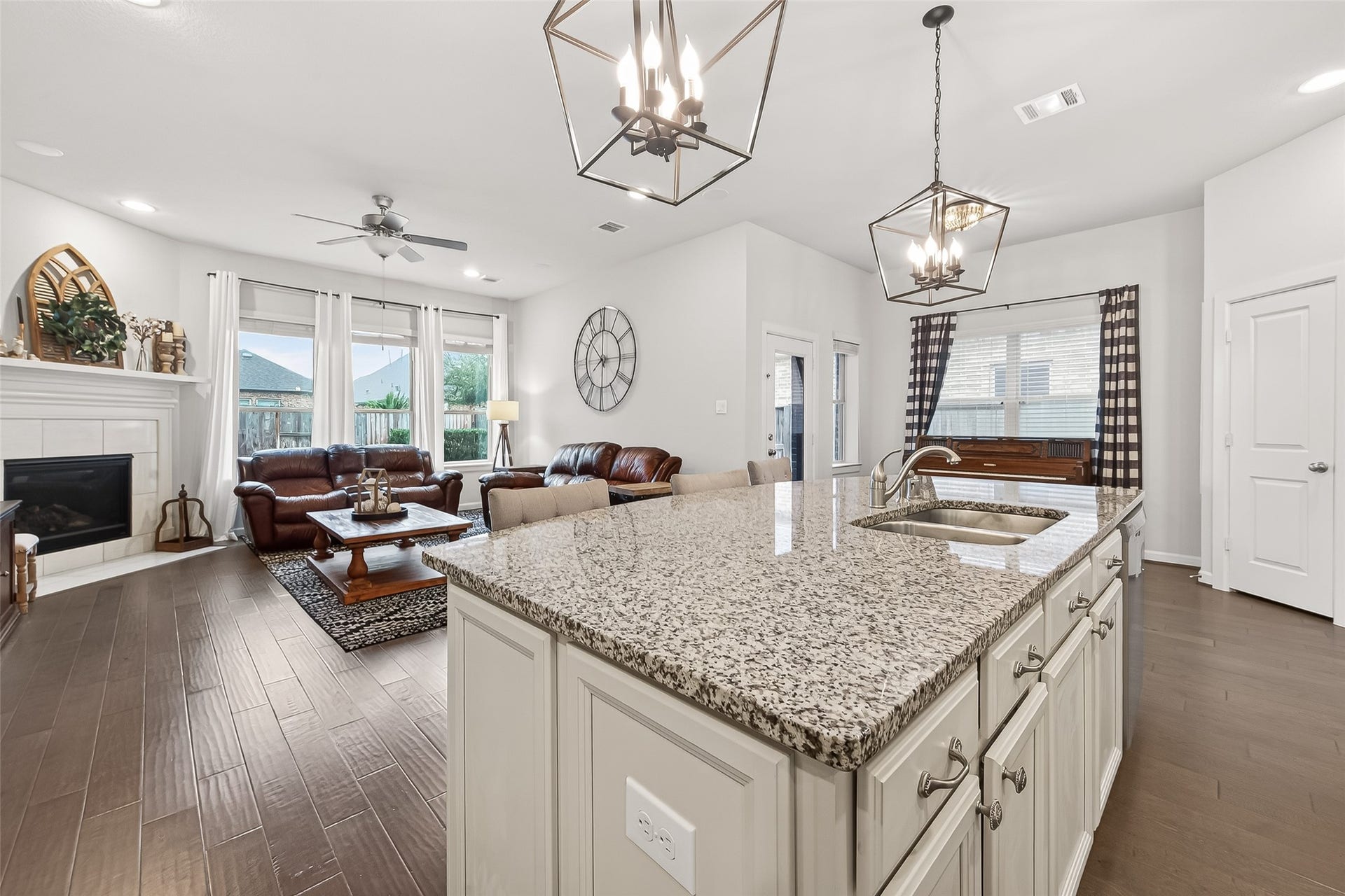 2223 Tonkawa Trail, Katy, TX 77493 2223 Tonkawa Trail, Katy, TX 77493