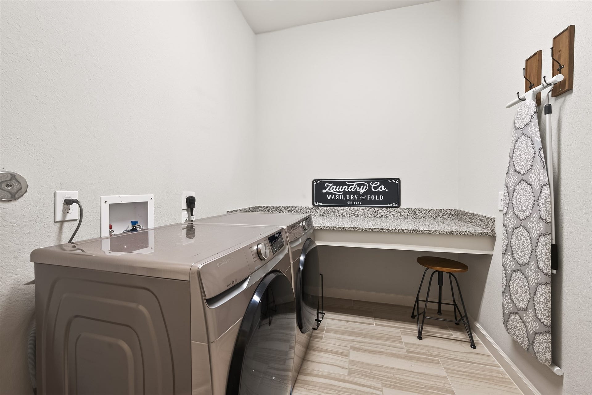2223 Tonkawa Trail, Katy, TX 77493 2223 Tonkawa Trail, Katy, TX 77493