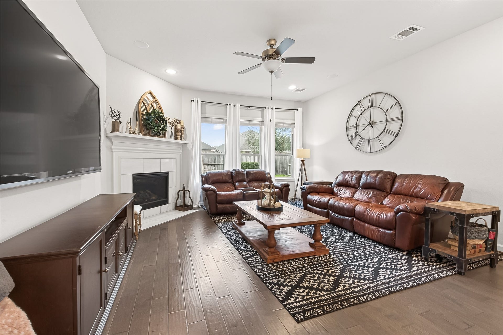 2223 Tonkawa Trail, Katy, TX 77493 2223 Tonkawa Trail, Katy, TX 77493