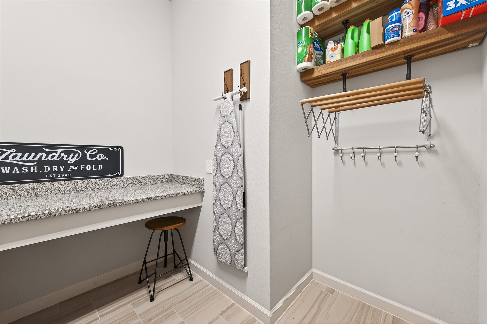 2223 Tonkawa Trail, Katy, TX 77493 2223 Tonkawa Trail, Katy, TX 77493