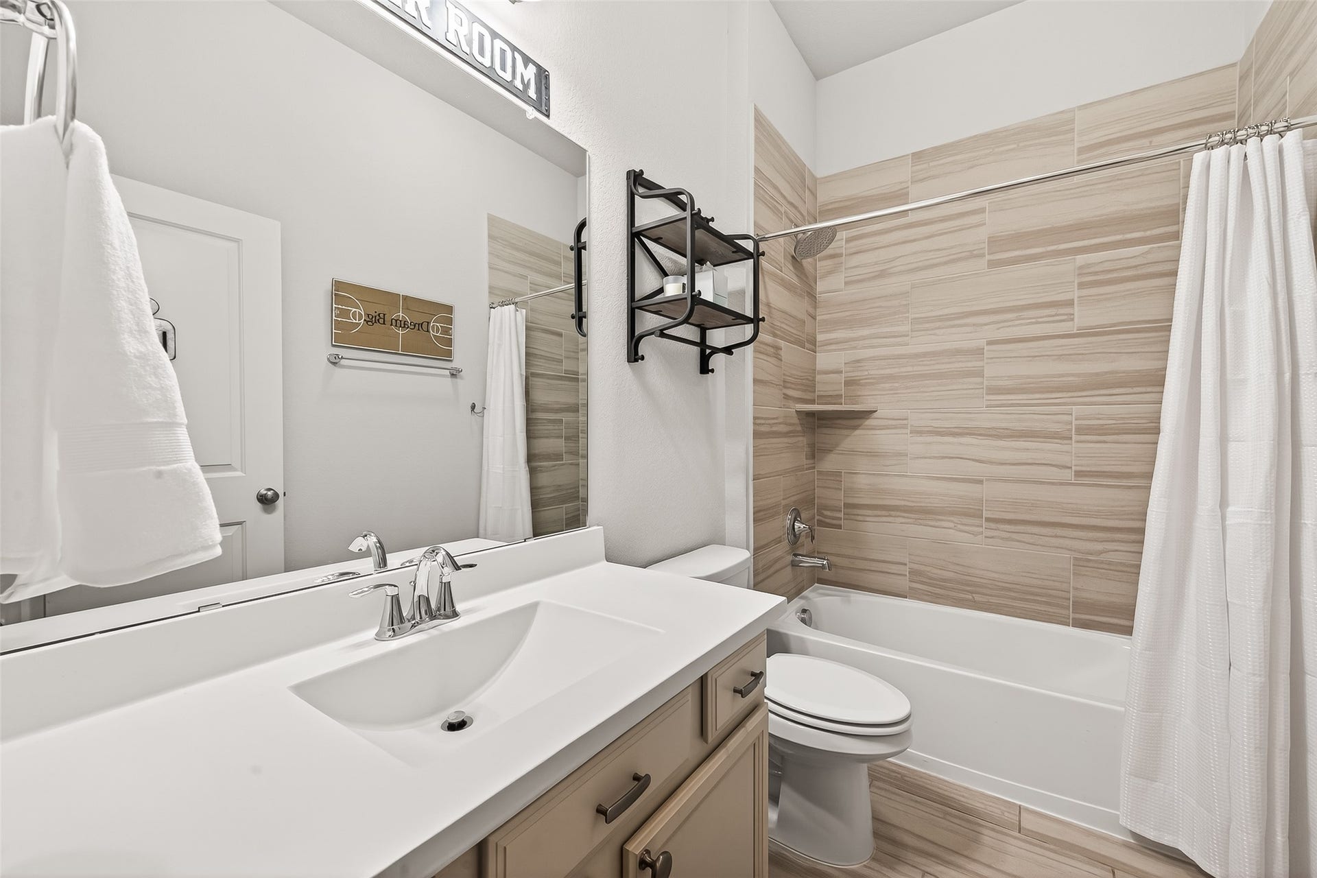 2223 Tonkawa Trail, Katy, TX 77493 2223 Tonkawa Trail, Katy, TX 77493