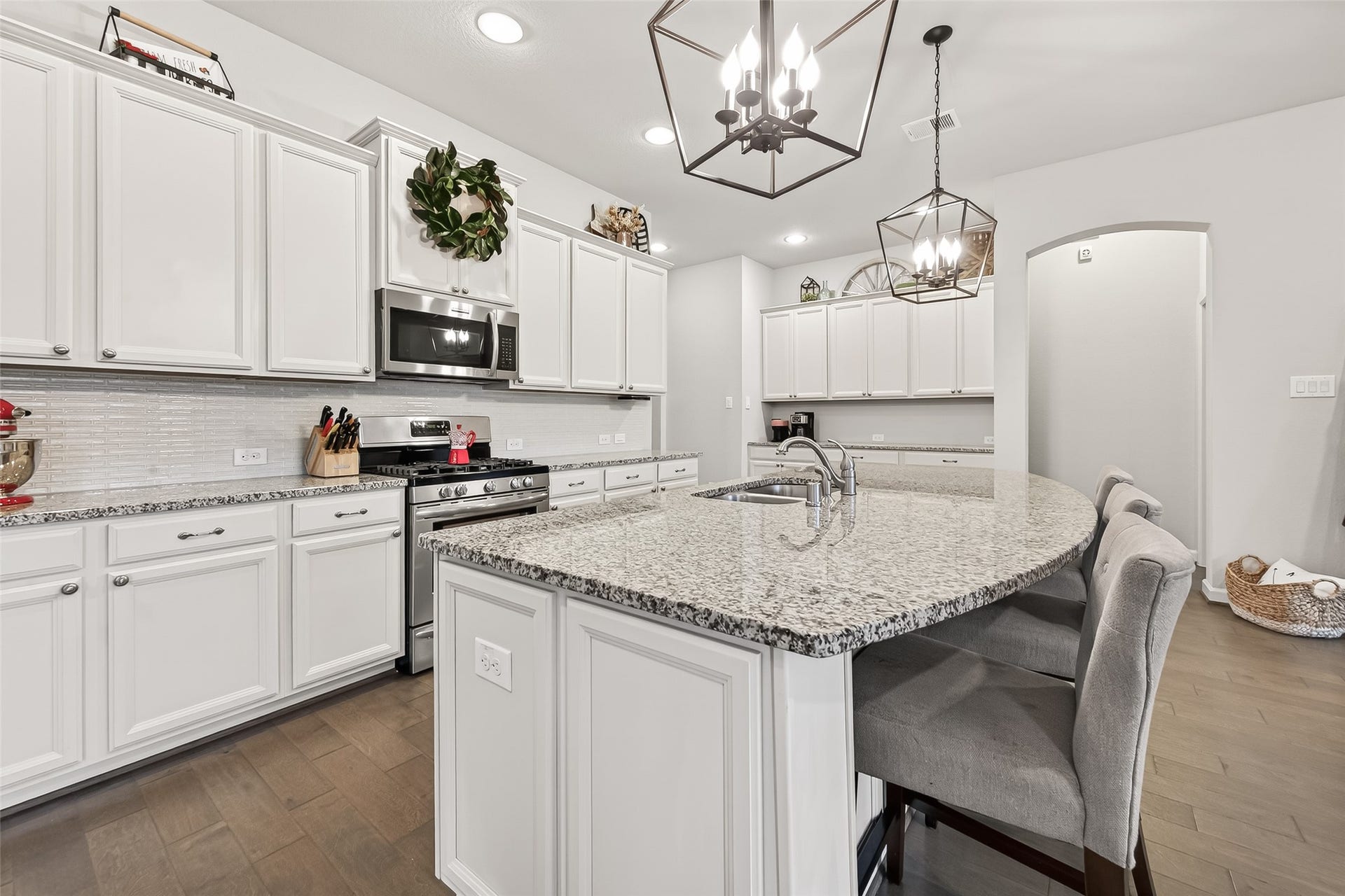 2223 Tonkawa Trail, Katy, TX 77493 2223 Tonkawa Trail, Katy, TX 77493