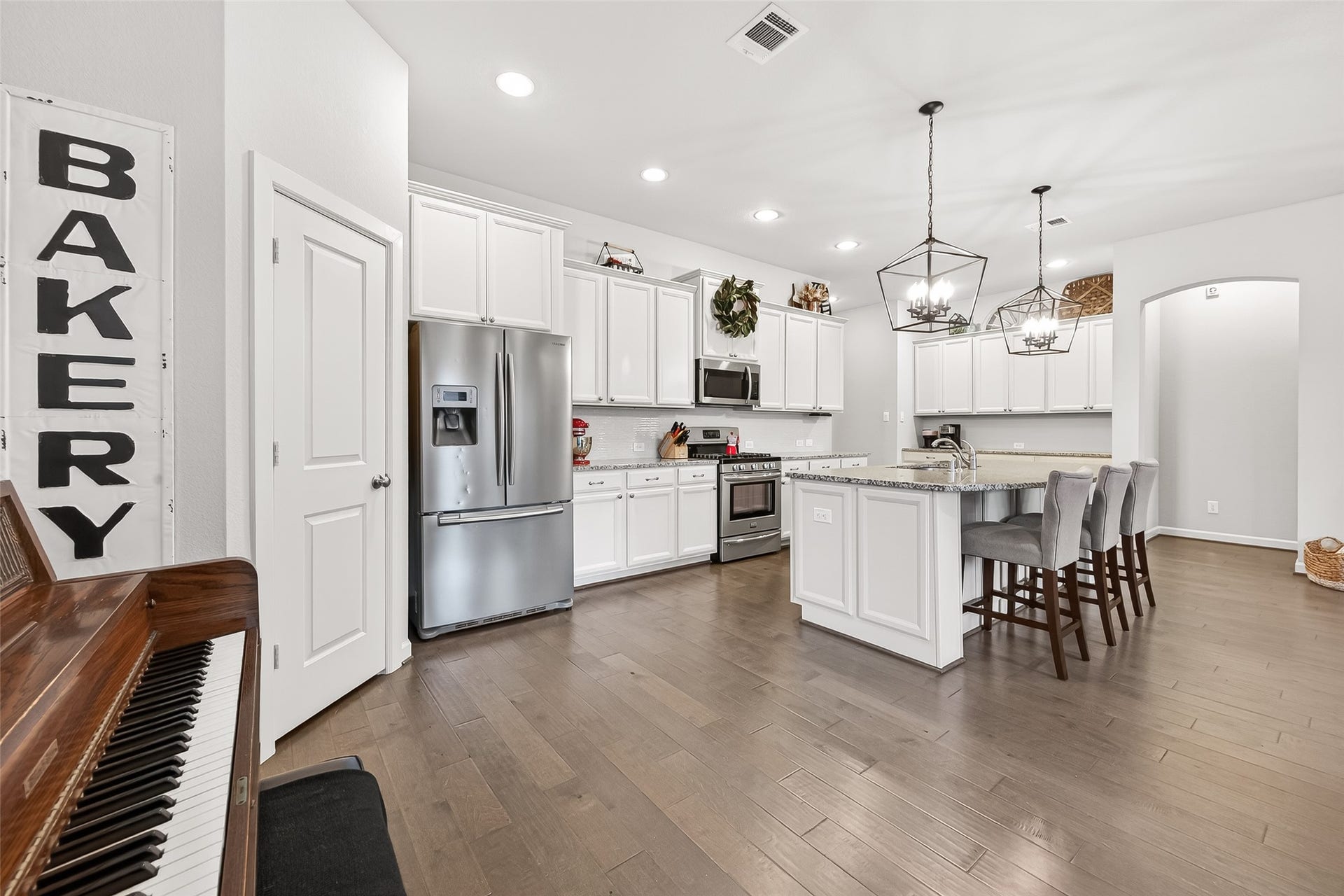 2223 Tonkawa Trail, Katy, TX 77493 2223 Tonkawa Trail, Katy, TX 77493