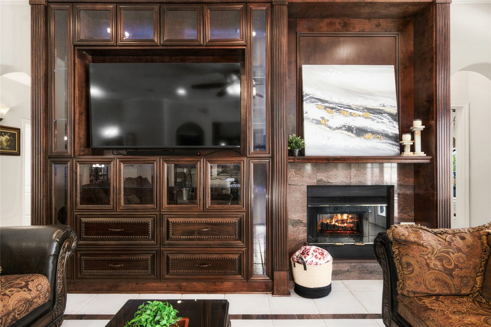 143 Lago Circle Drive N, Santa Fe, TX 77517 Wood burning fireplace