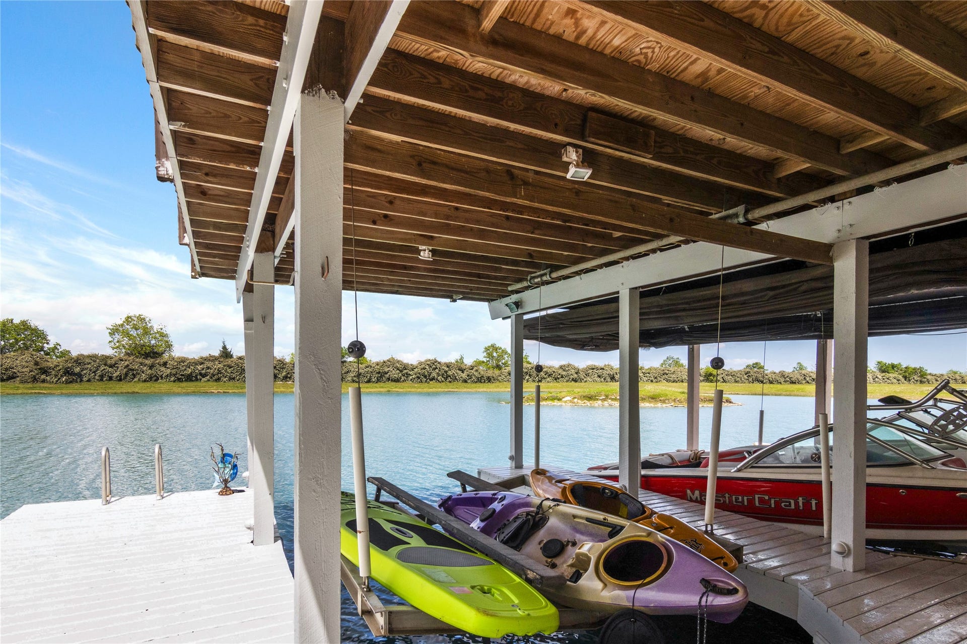 143 Lago Circle Drive N, Santa Fe, TX 77517 Aluminum Boat slip