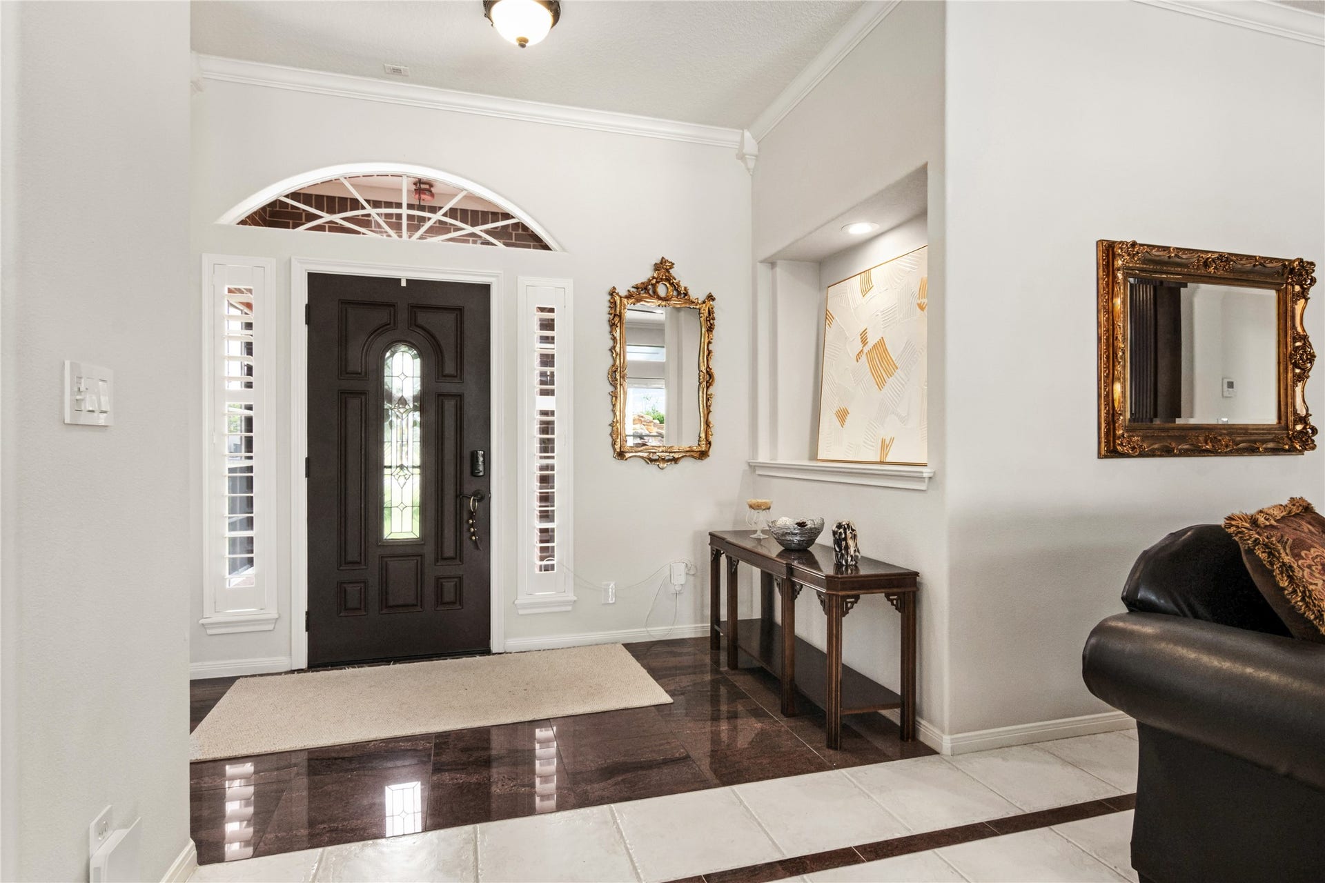 143 Lago Circle Drive N, Santa Fe, TX 77517 Elegant Entryway with custom tile