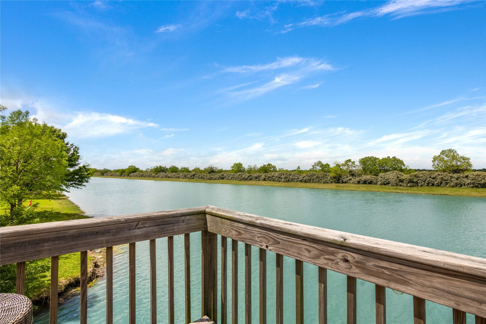 143 Lago Circle Drive N, Santa Fe, TX 77517 Endless Lake Views