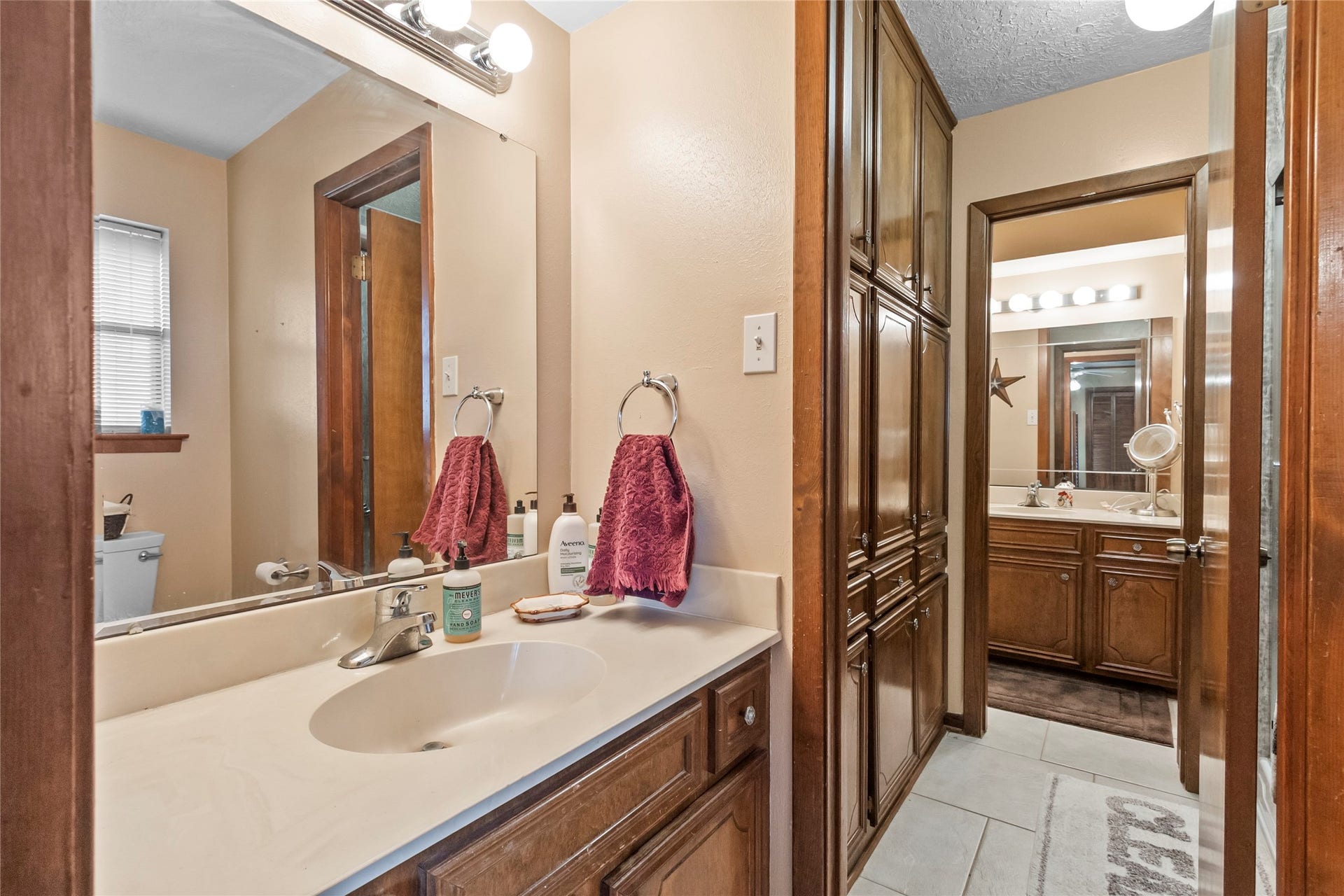 4114 Horseshoe Drive, Pleak, TX 77461 Jack and Jill off of bedroom 2/3