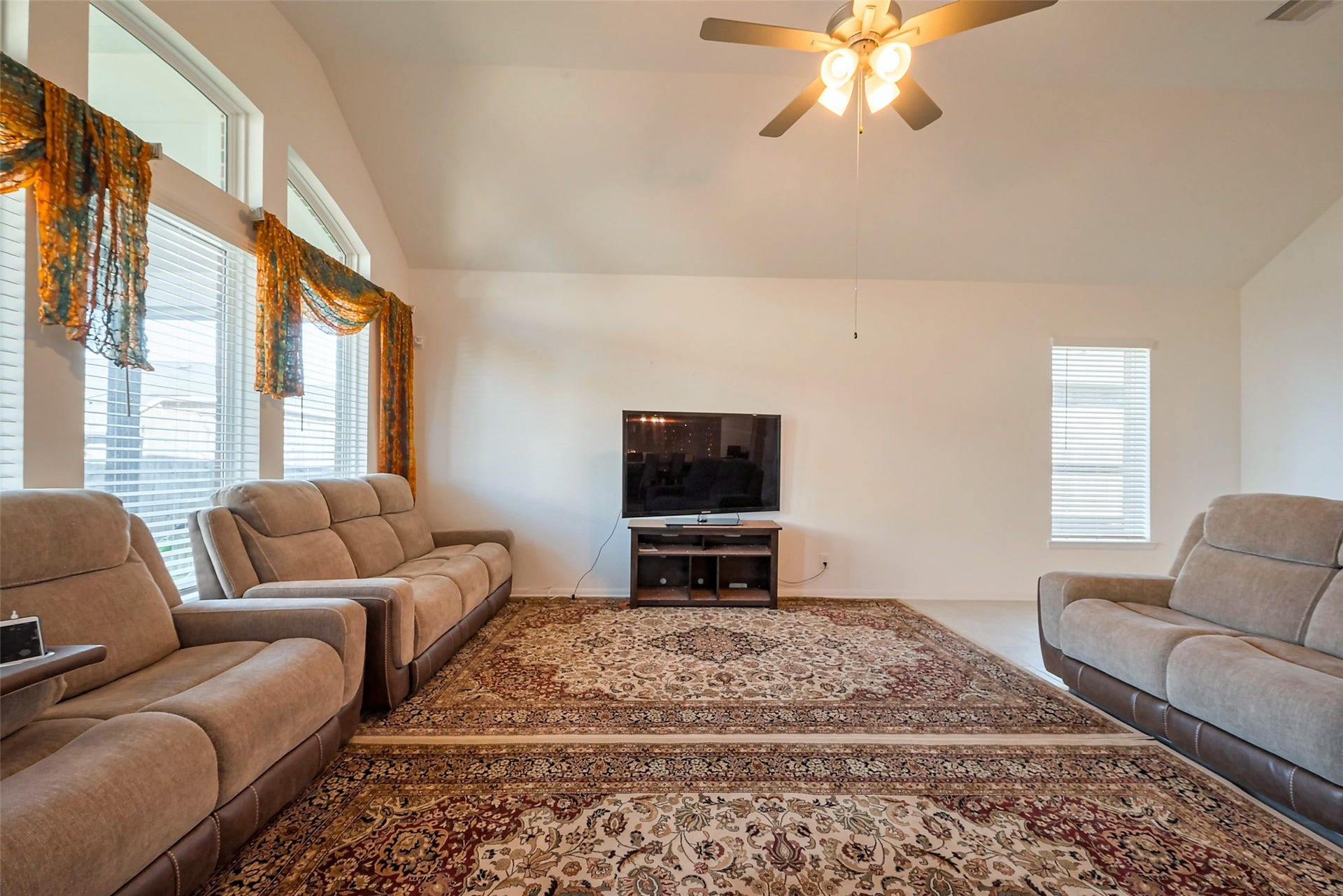 5819 Southern Rose Lane, Rosenberg, TX 77469 5819 Southern Rose Lane, Rosenberg, TX 77469