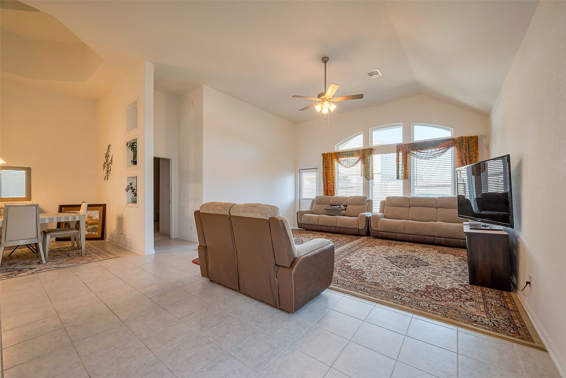 5819 Southern Rose Lane, Rosenberg, TX 77469 5819 Southern Rose Lane, Rosenberg, TX 77469