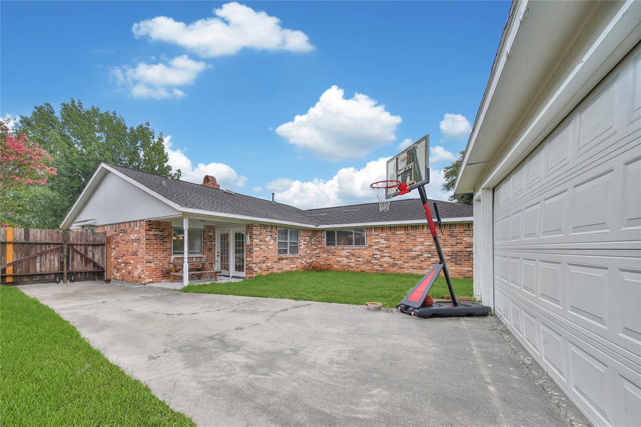 Property photo for 626 Park Knoll Lane, Katy, TX