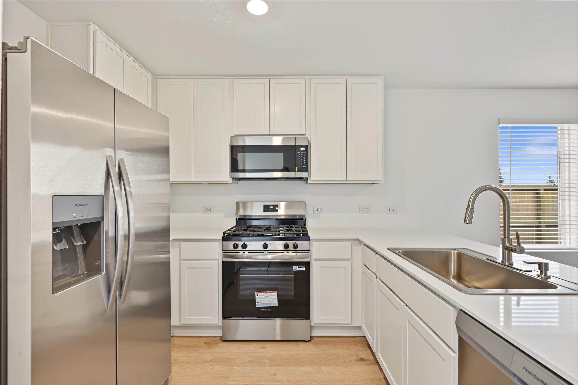 6231 Pelly Place, Baytown, TX 77521 6231 Pelly Place, Baytown, TX 77521