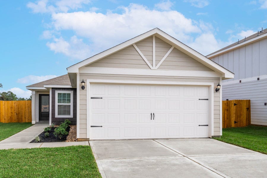 Property photo for 16474 Honeysuckle Hill Drive, Conroe, TX