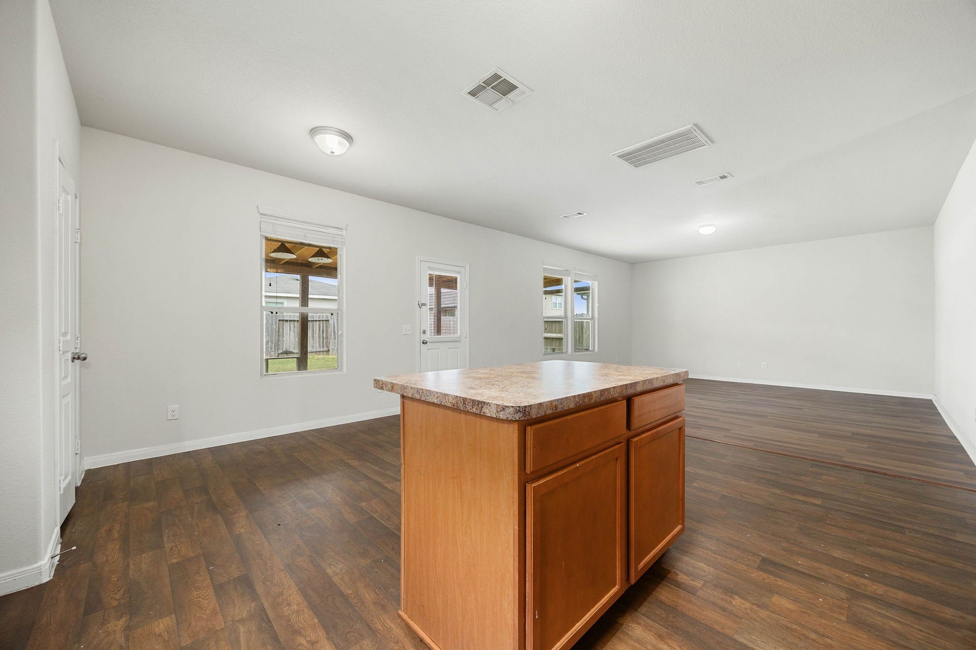6727 Dayridge Lane, Houston, TX 77048