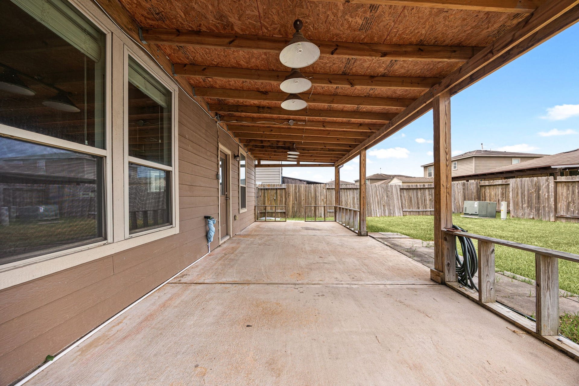 6727 Dayridge Lane, Houston, TX 77048