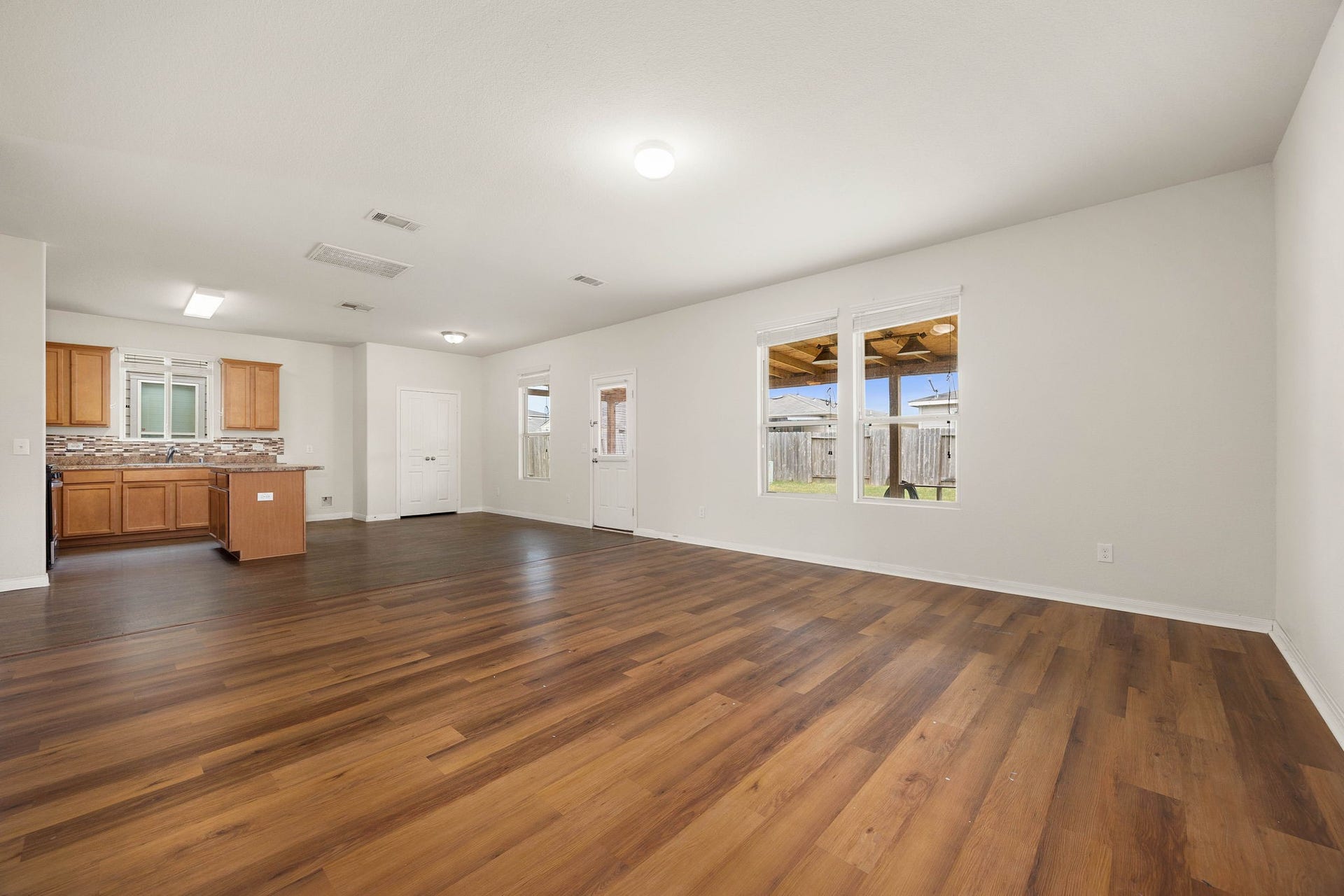 6727 Dayridge Lane, Houston, TX 77048