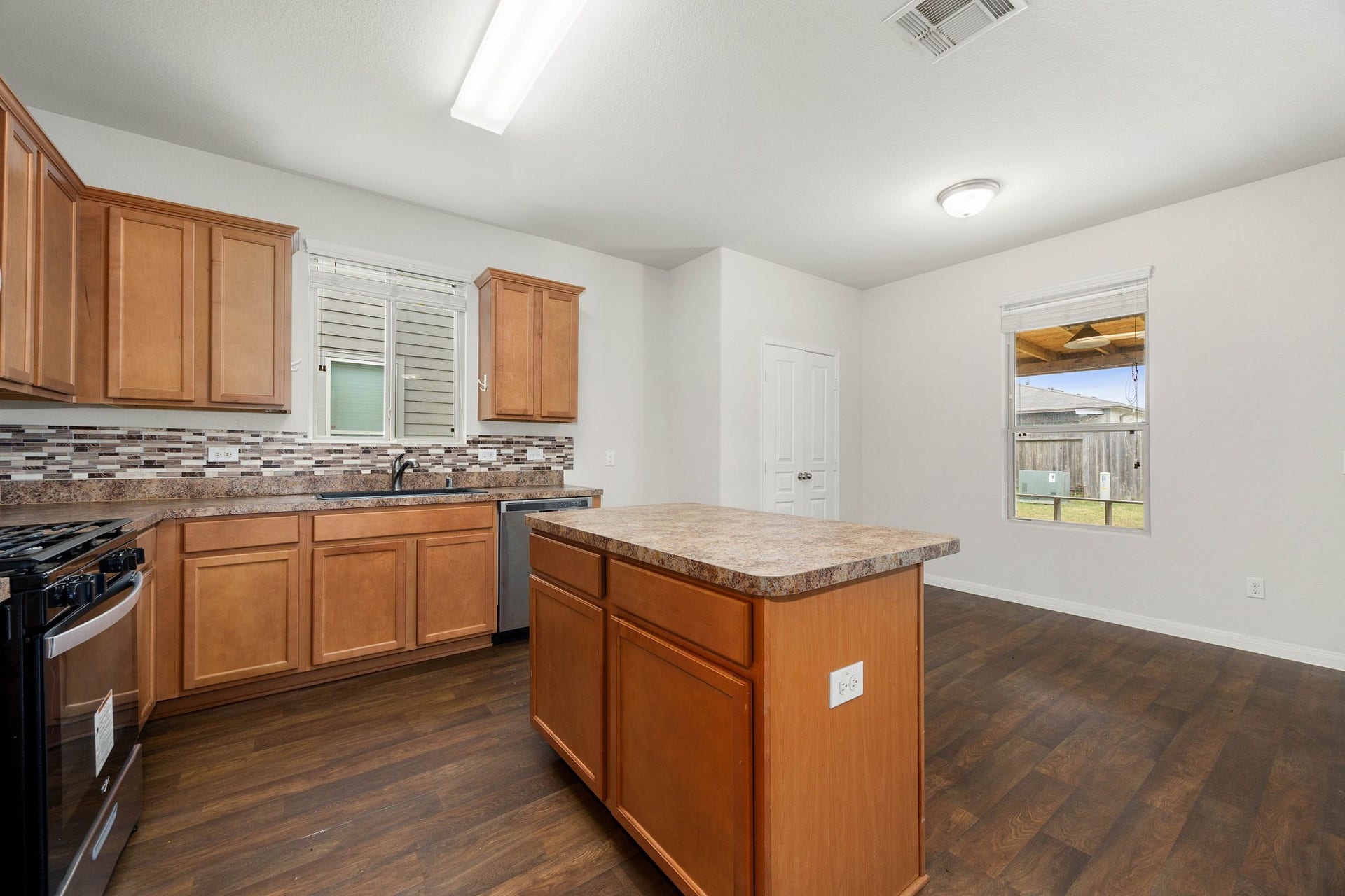 6727 Dayridge Lane, Houston, TX 77048