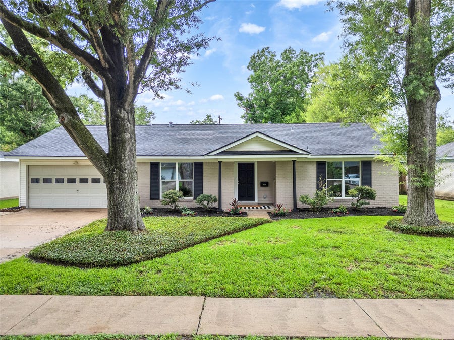 Property photo for 10315 Winding Trail Road, La Porte, TX