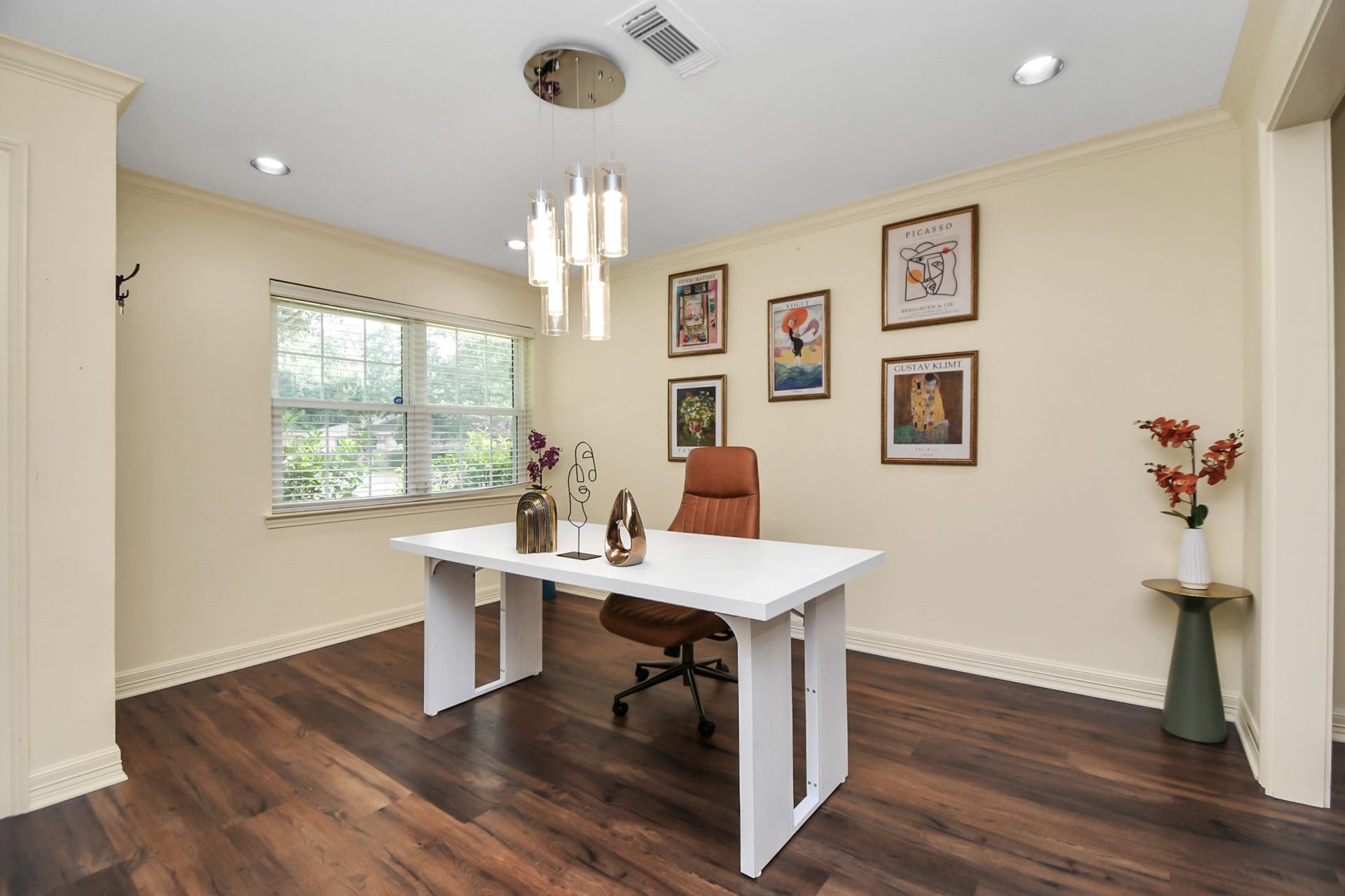 9606 Beverlyhill Street, Houston, TX 77063 9606 Beverlyhill Street, Houston, TX 77063