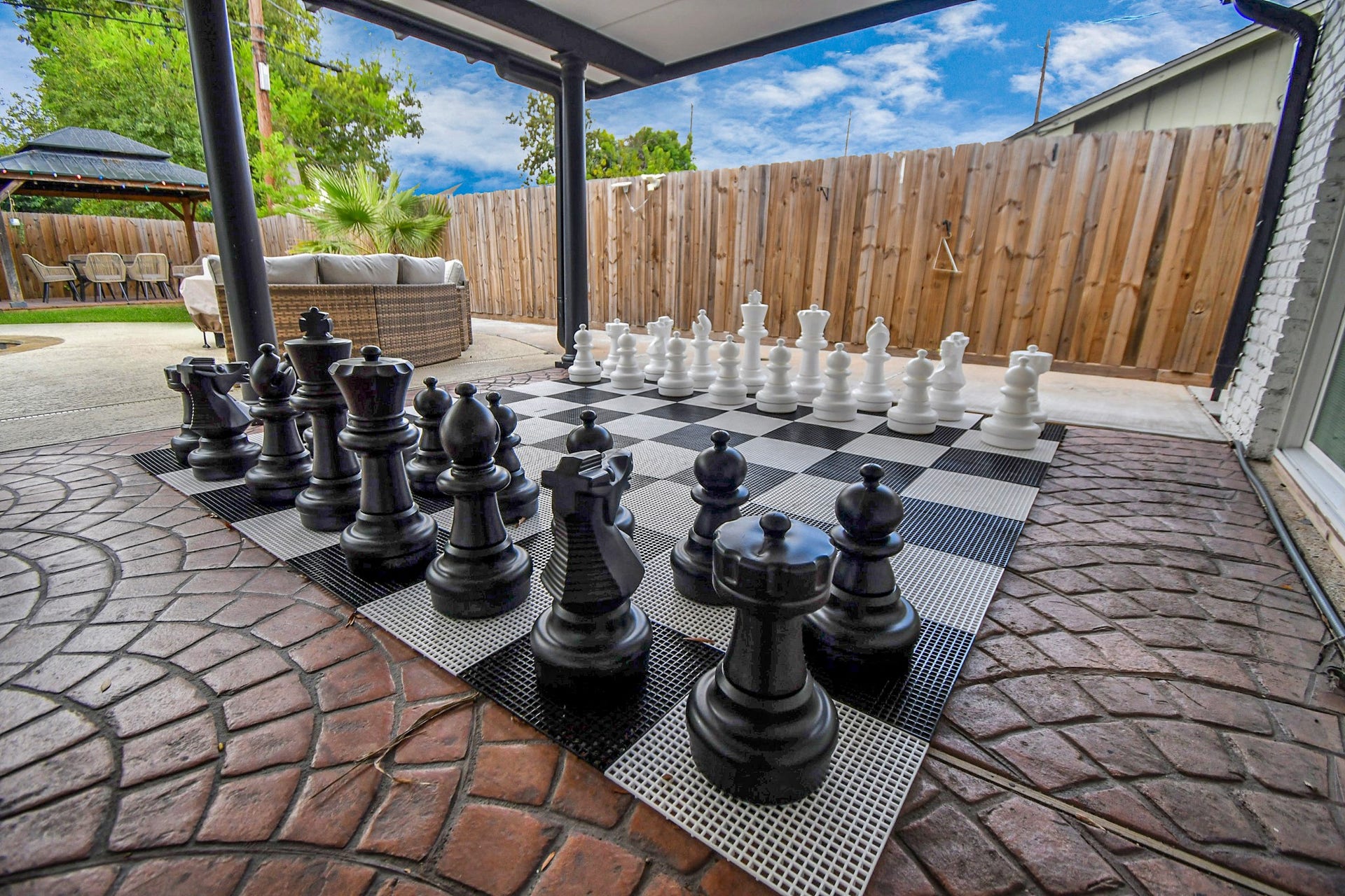 9606 Beverlyhill Street, Houston, TX 77063 9606 Beverlyhill Street, Houston, TX 77063