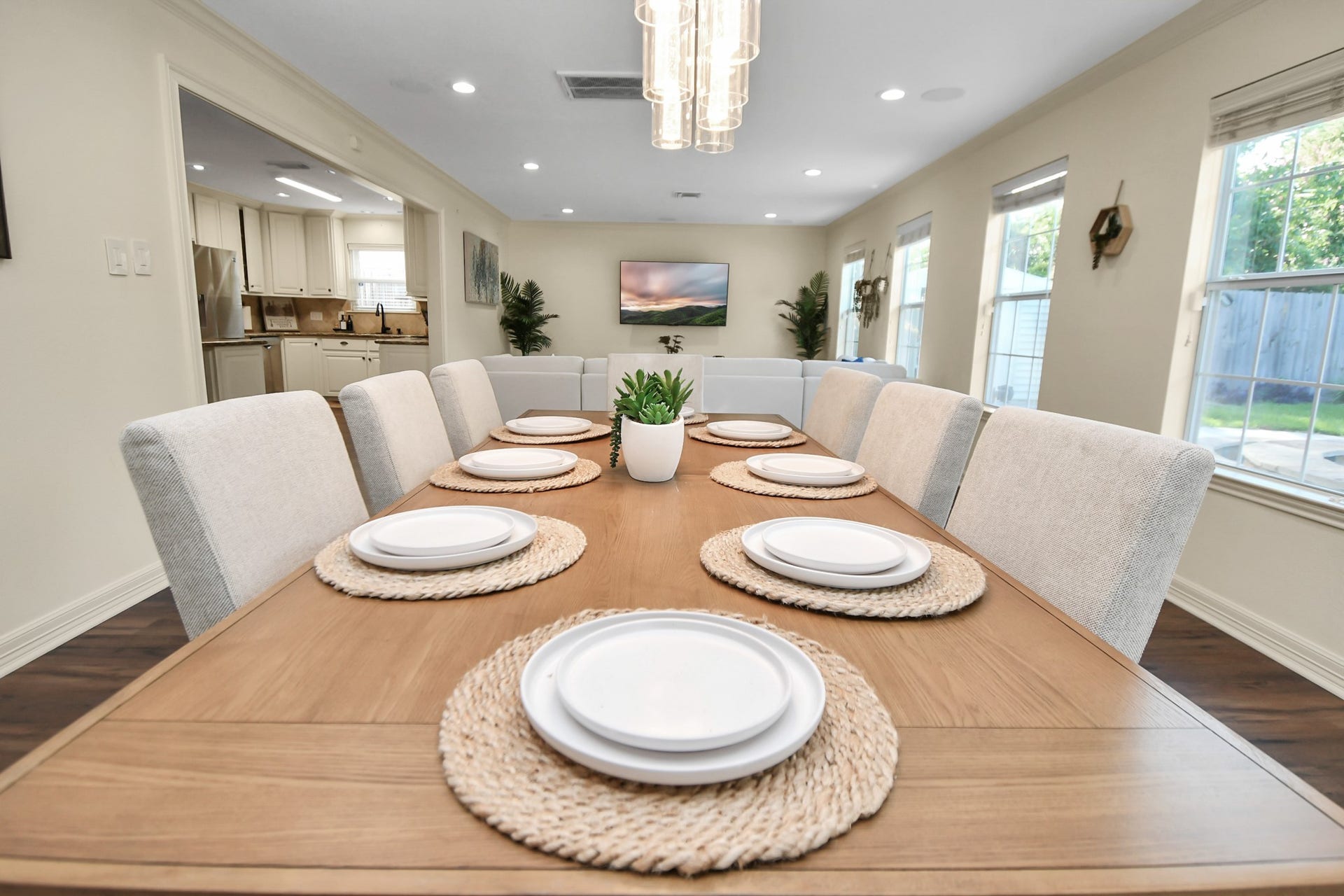 9606 Beverlyhill Street, Houston, TX 77063 9606 Beverlyhill Street, Houston, TX 77063