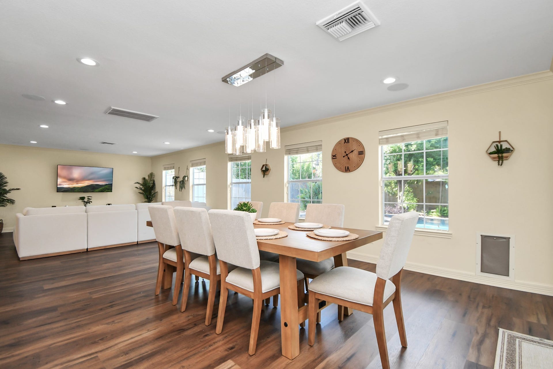 9606 Beverlyhill Street, Houston, TX 77063 9606 Beverlyhill Street, Houston, TX 77063