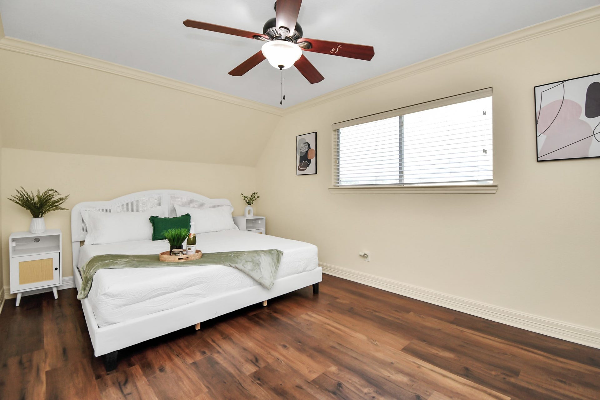 9606 Beverlyhill Street, Houston, TX 77063 9606 Beverlyhill Street, Houston, TX 77063