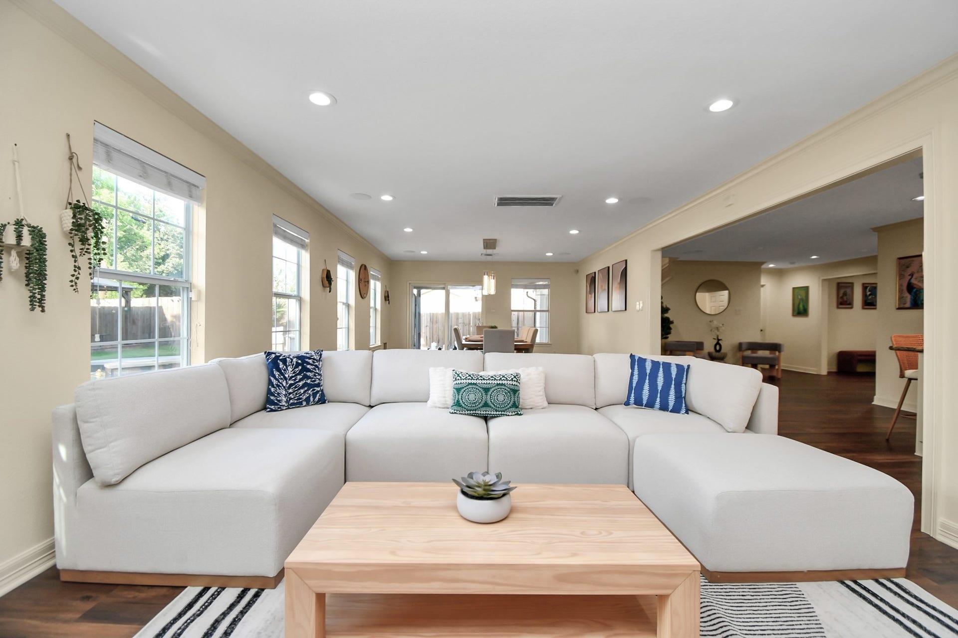 9606 Beverlyhill Street, Houston, TX 77063 9606 Beverlyhill Street, Houston, TX 77063