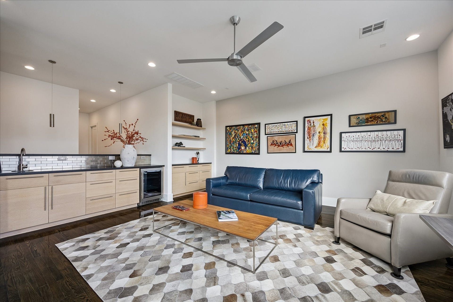 Discover a versatile second-floor living area perfect for cozy family gatherings, entertaining, or a quiet retreat. The adaptable layout is ideal for creating cherished memories.