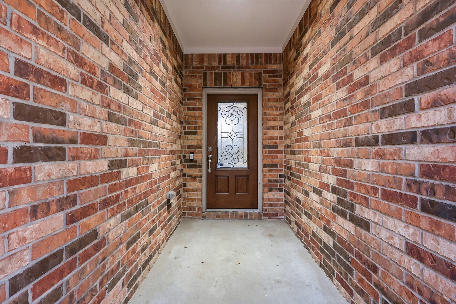 3263 Persimmon Grove, Richmond, TX 77469 Stunning all brick entryway!