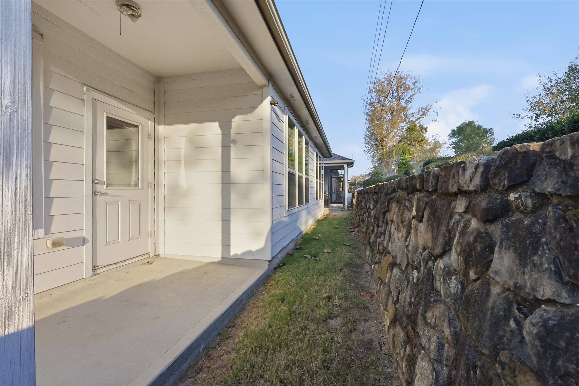 3263 Persimmon Grove, Richmond, TX 77469 Covered back patio.