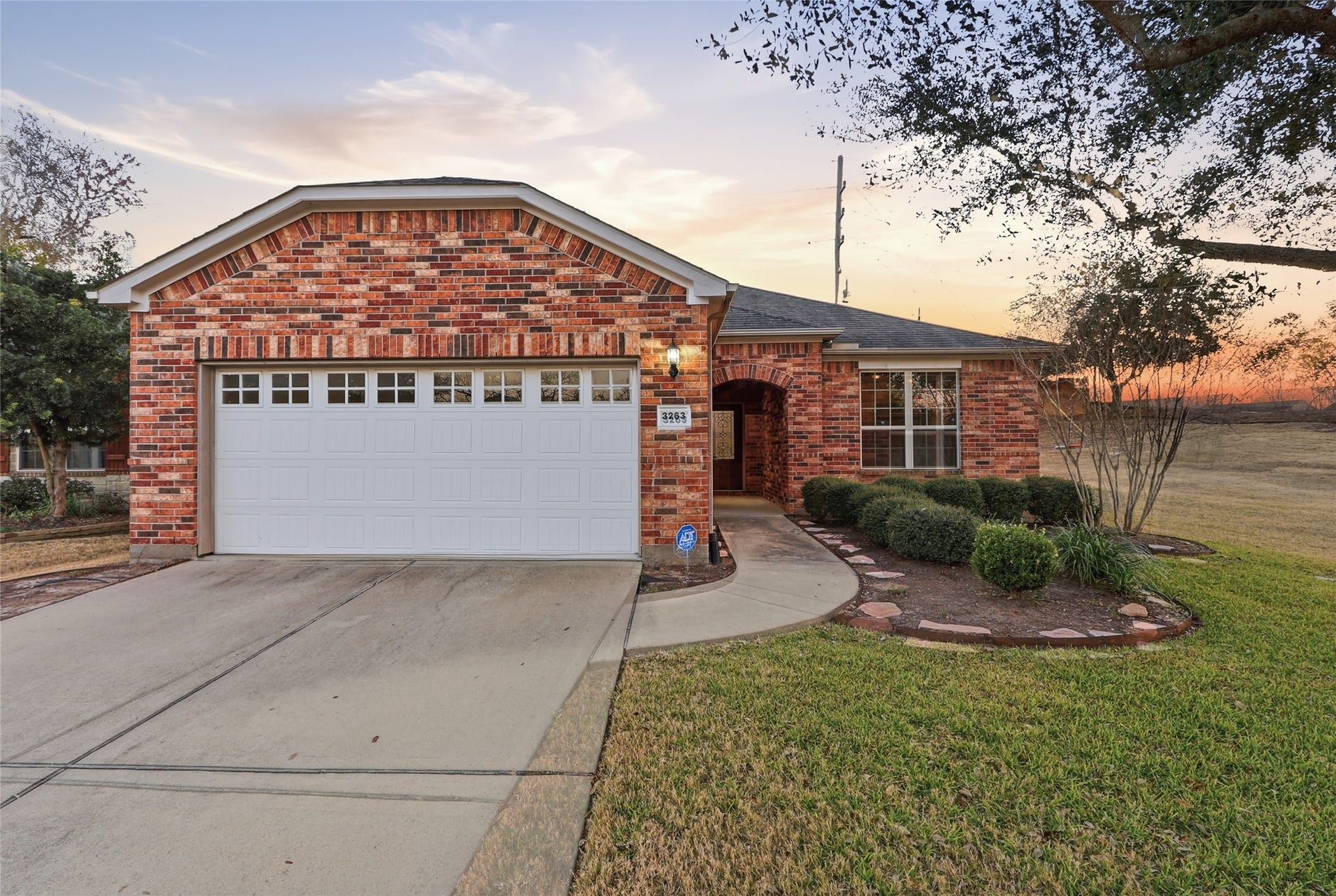 3263 Persimmon Grove, Richmond, TX 77469 Enjoy beautiful sunsets at Del Webb.
