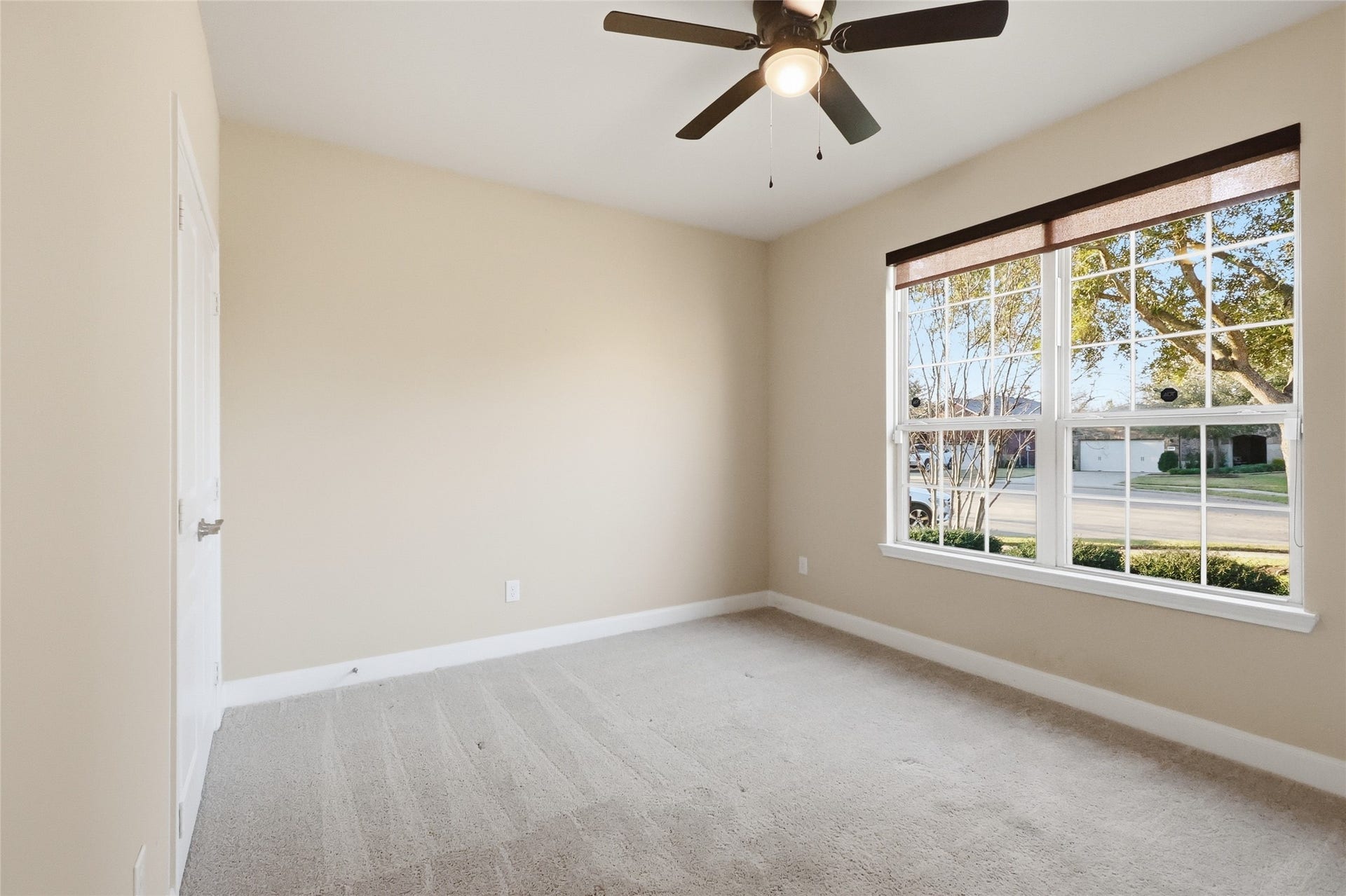 3263 Persimmon Grove, Richmond, TX 77469 Bedroom 2. View from the entry way.