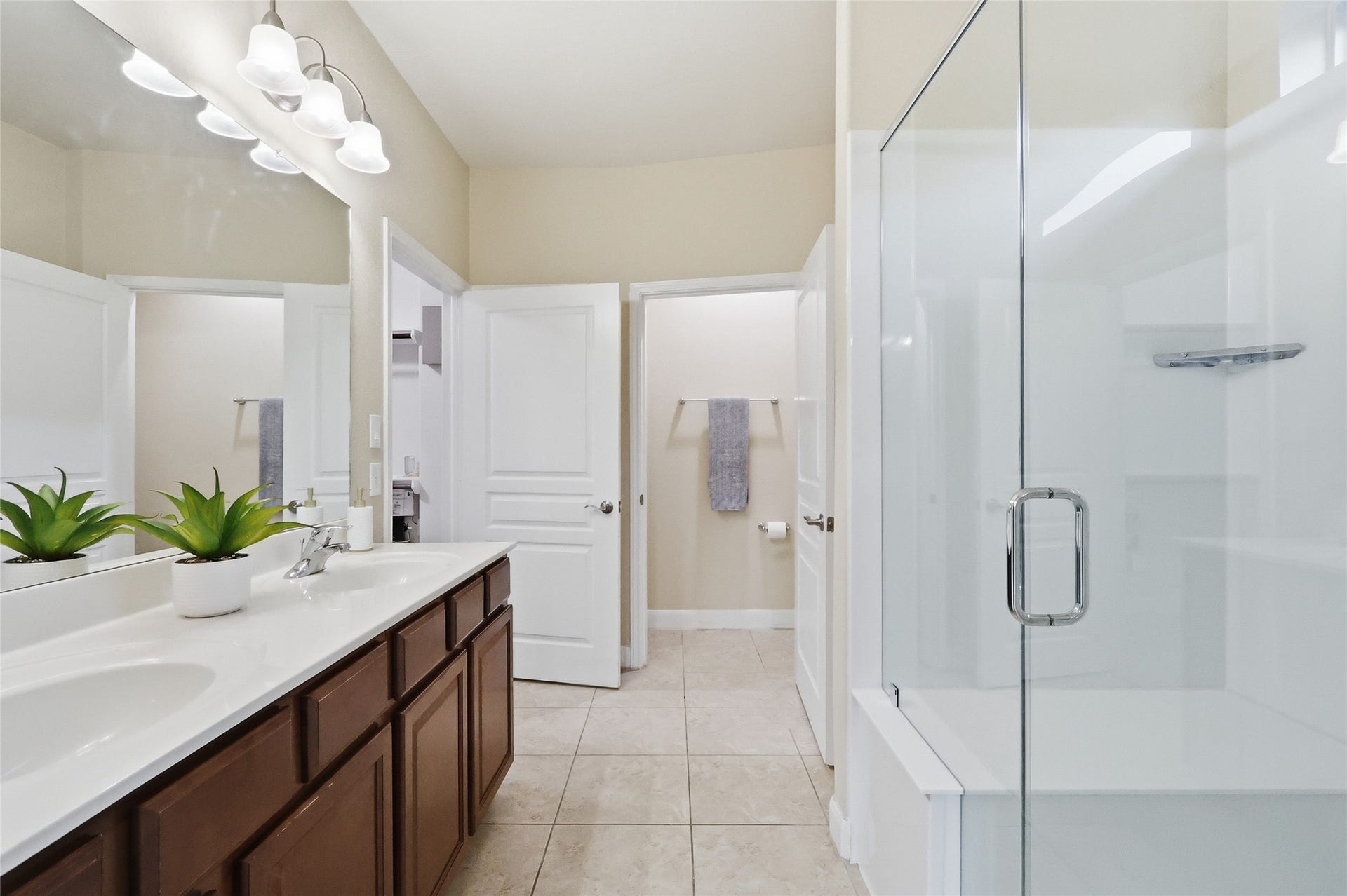 3263 Persimmon Grove, Richmond, TX 77469 Primary bathroom. View from entry from the bedroom.