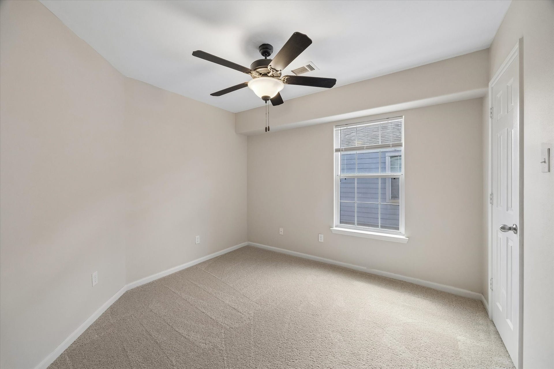 6051 Yorkglen Manor Lane, Houston, TX 77084 Secondary bedroom
