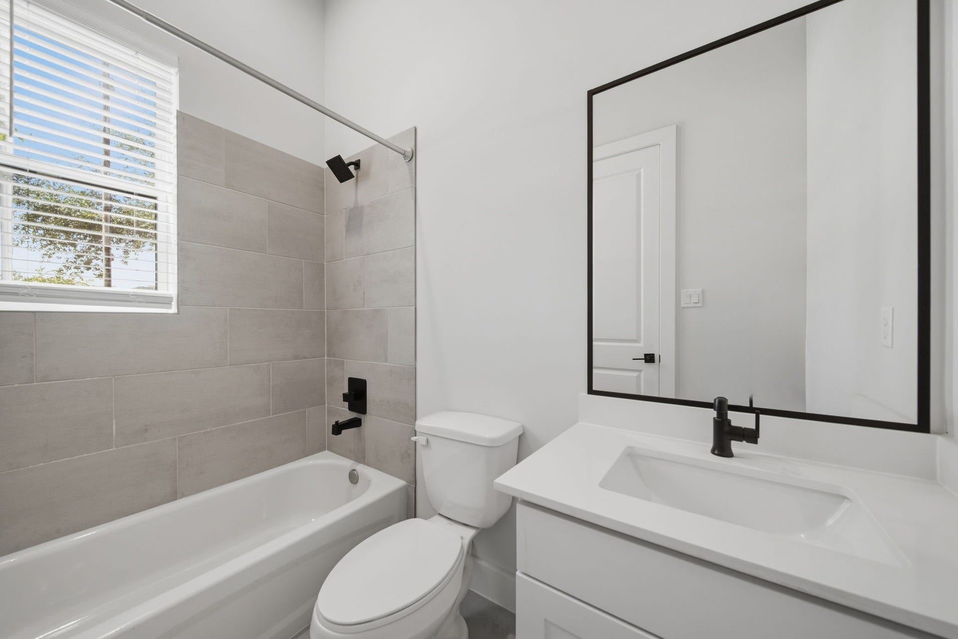 332 Eastwood Street, Houston, TX 77011 Attached full bathroom on first floor