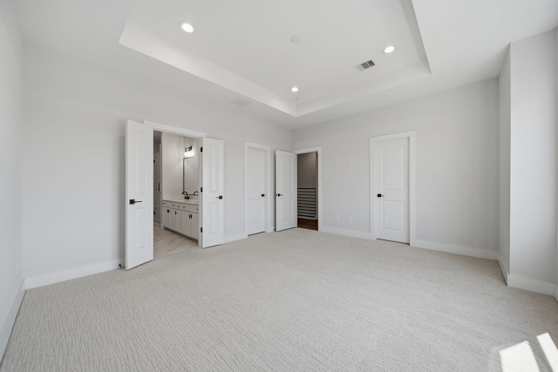 332 Eastwood Street, Houston, TX 77011 Primary bedroom with lots of natural light.