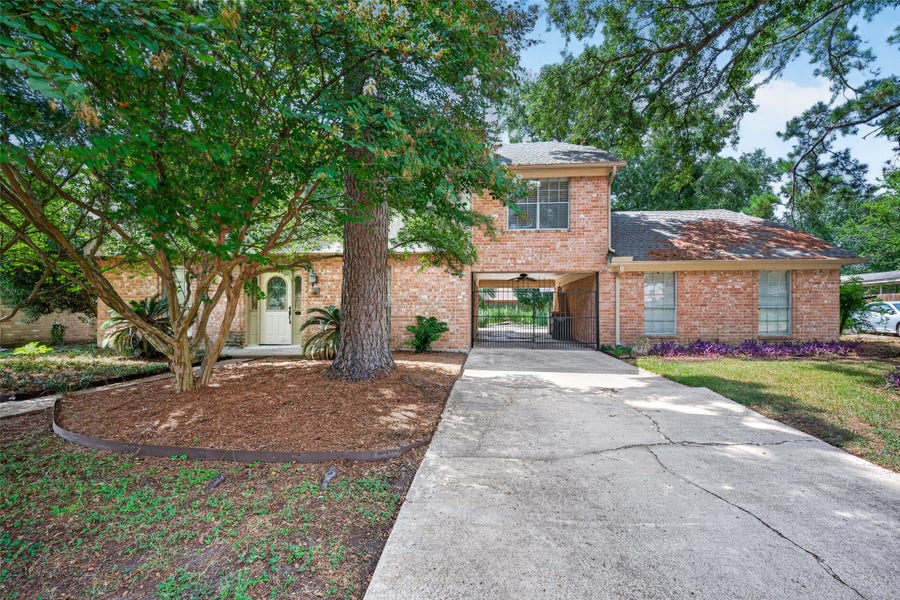 Property photo for 810 Marne Lane, Houston, TX