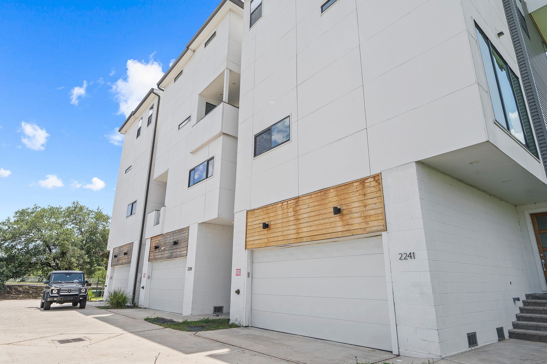 2239 N Macgregor Way, Houston, TX 77004 2239 N Macgregor Way, Houston, TX 77004