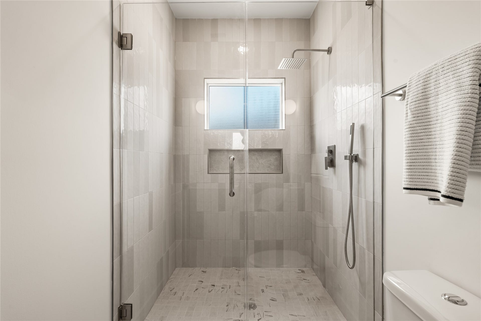 611 Skyland Terrace Way, Houston, TX 77009 611 Skyland Terrace Way, Houston, TX 77009